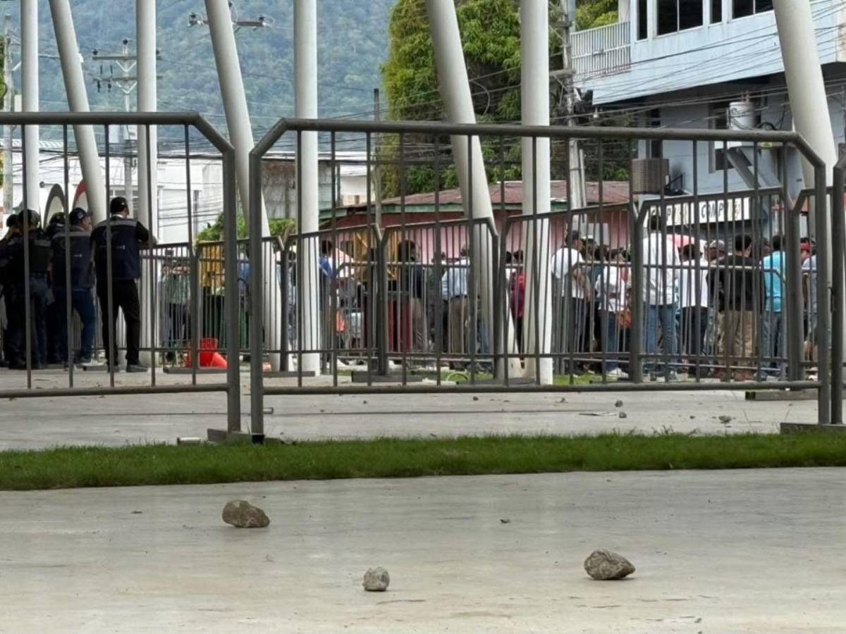 Retan a Alexander López a mostrar punto de acta donde se autoriza aumento a tasa vial