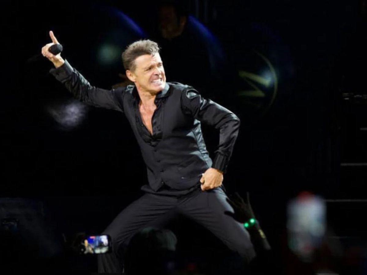 Bad Bunny y Kendall Jenner en primera fila en concierto de Luis Miguel