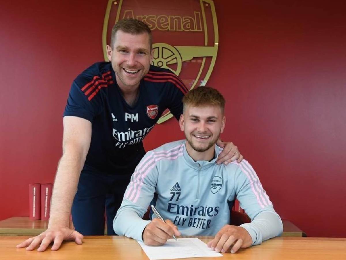 Futbolista sufre golpe en pleno partido y se encuentra en coma inducido