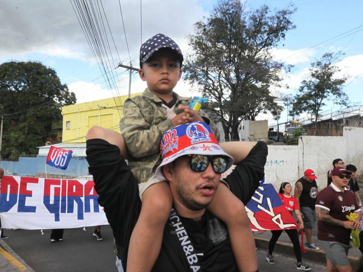 La Ultra Fiel pone color en el clásico Olimpia–Real España; un detenido en la previa