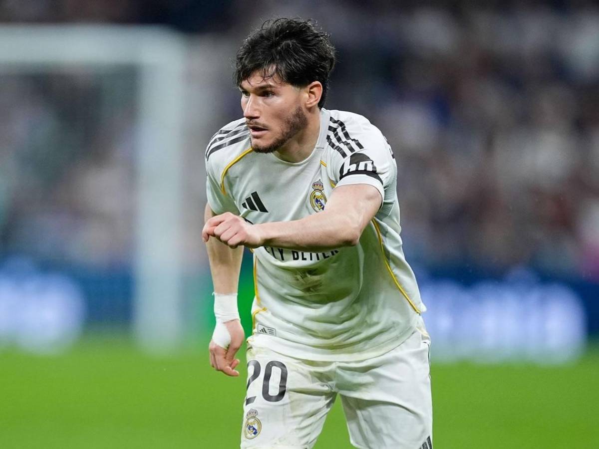 Real Madrid va por delantero del Mundial, fichaje oficial del Barcelona y ofertón por Julián