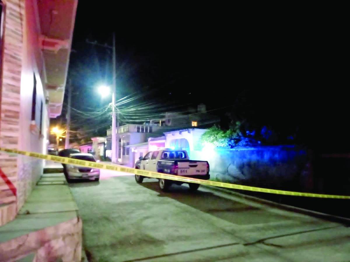 La Policía investiga si el crimen fue motivado por pleito de territorio en la venta de drogas.