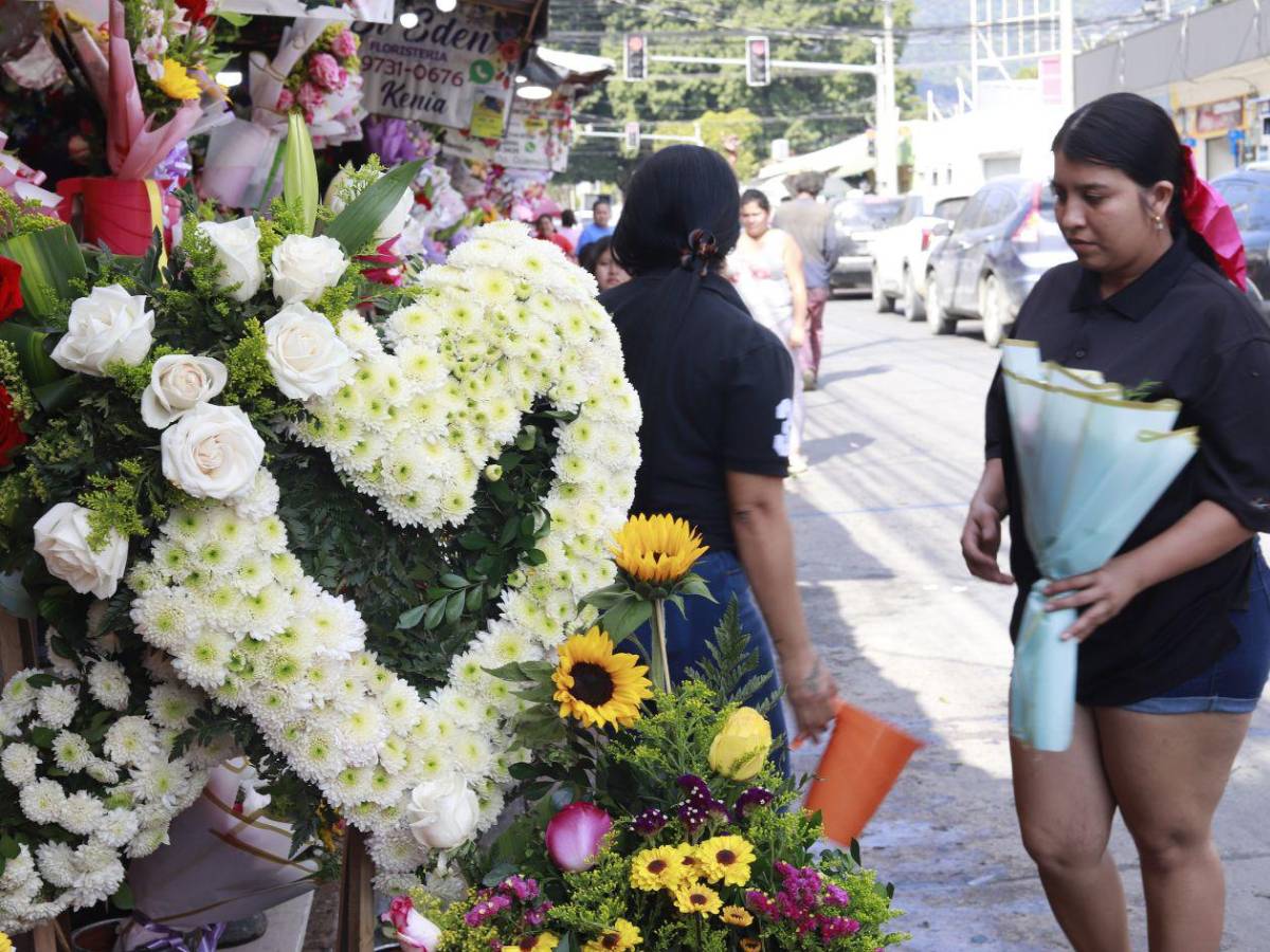 Color y romanticismo invaden el sector Guamilito por el Día del Amor y la Amistad