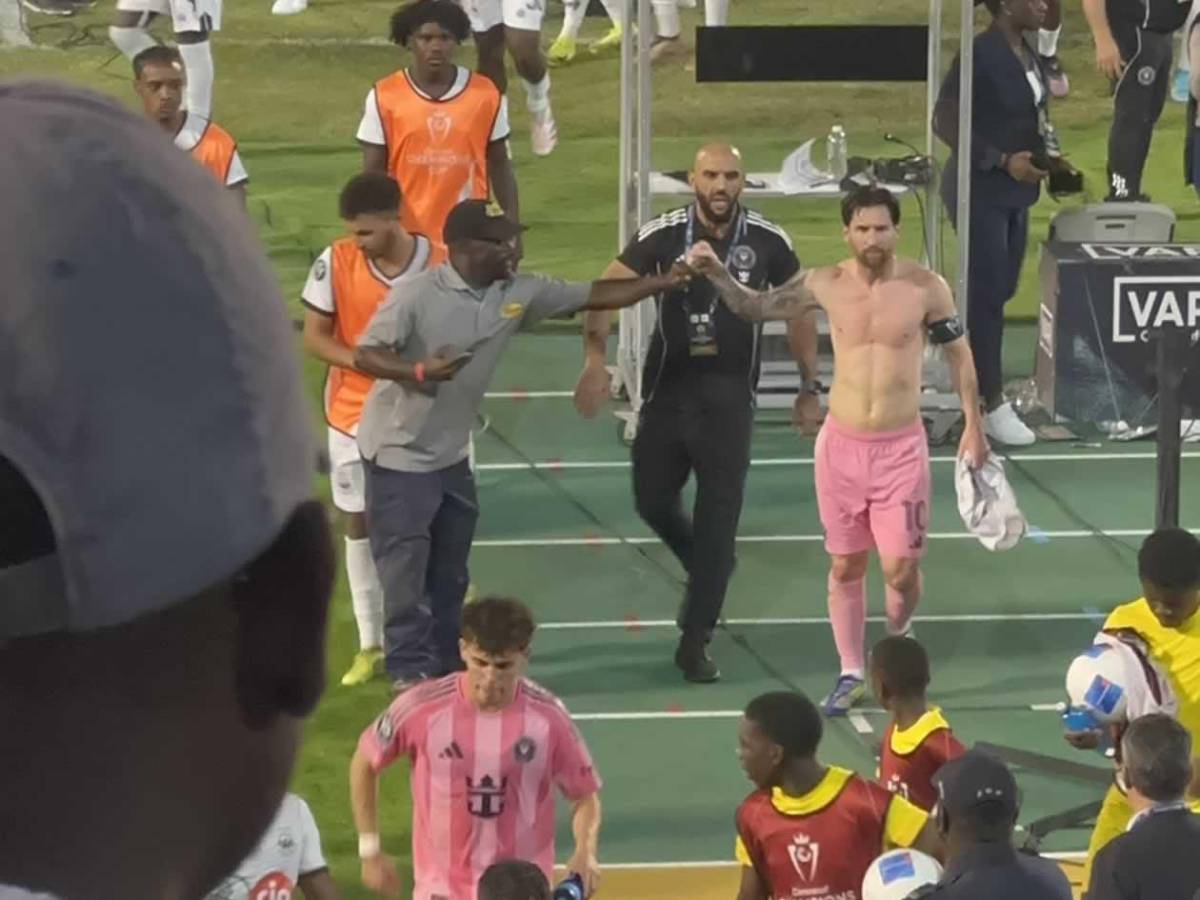 Messi desata locura en Jamaica y el suertudo que se llevó su camiseta