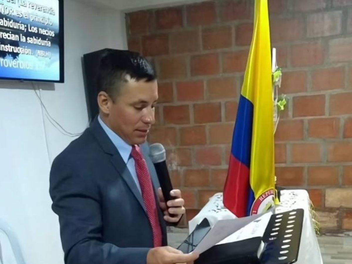 Revelan que pastor ponía alabanzas mientras abusaba de su hijastra