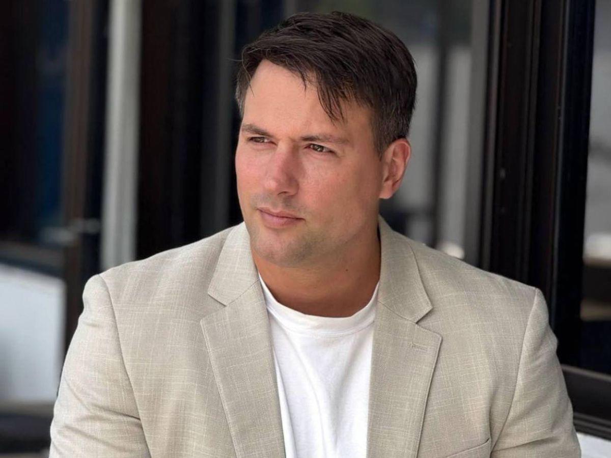 Gustavo Leone sufre parálisis facial después de comprometerse con Karlen Pérez