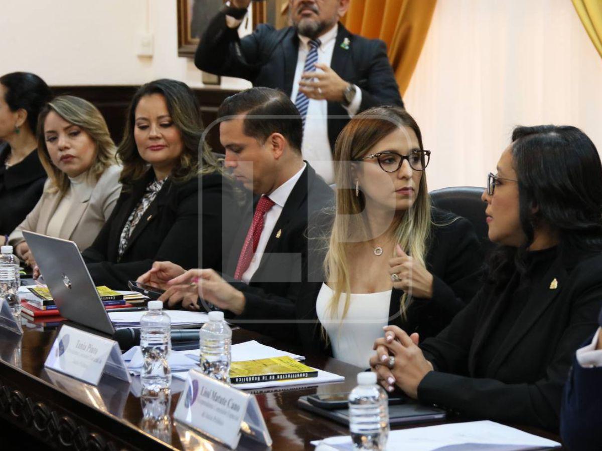 En fotos: así se vive el juicio político contra funcionarios en el Congreso