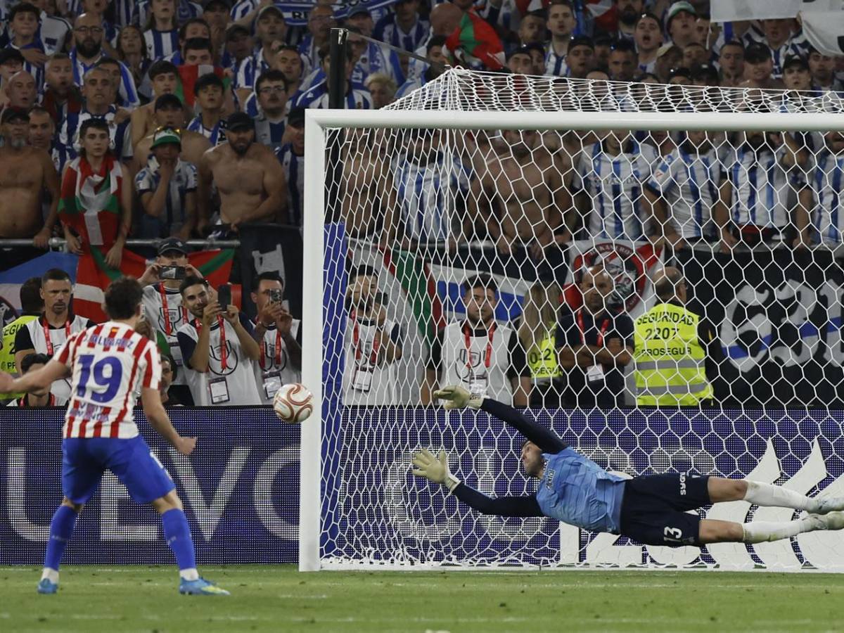 Simeone hundido, Griezmann con triste final y 'madridista' festeja la Copa del Rey