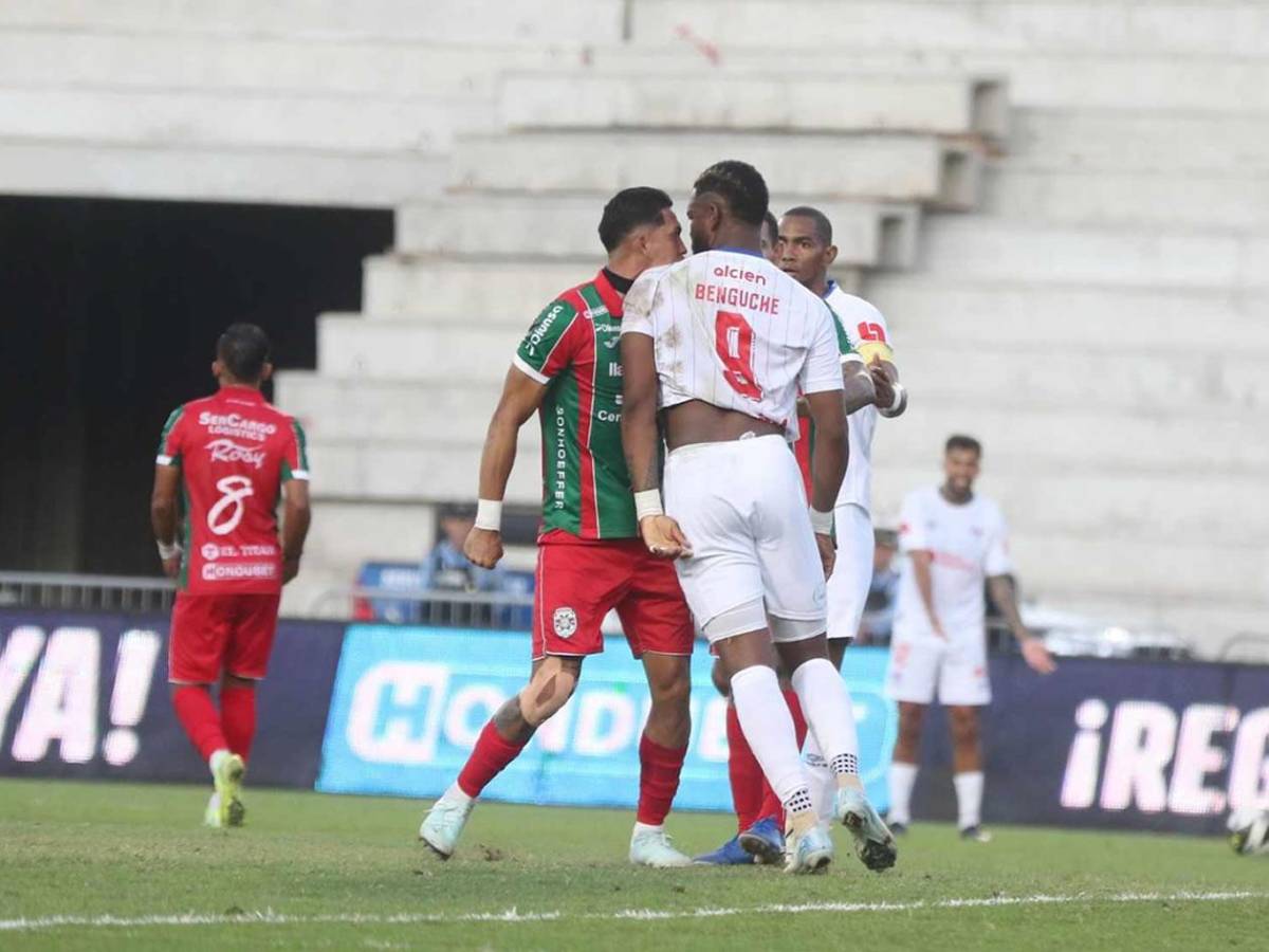 Tremenda pelea de jugadores, tristeza de Keosseián y percance con hincha