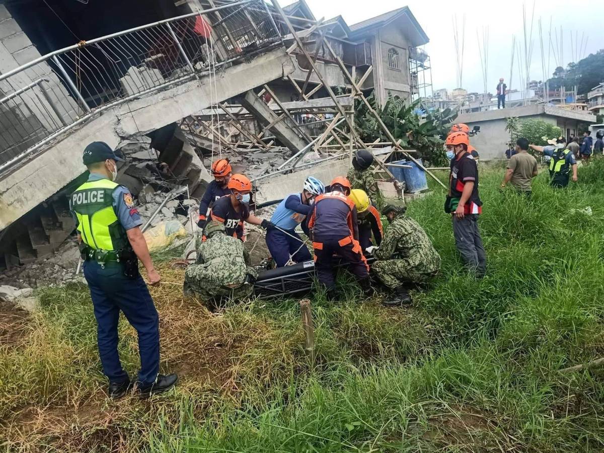 Potente terremoto de 7,0 grados de magnitud sacude el norte de Filipinas