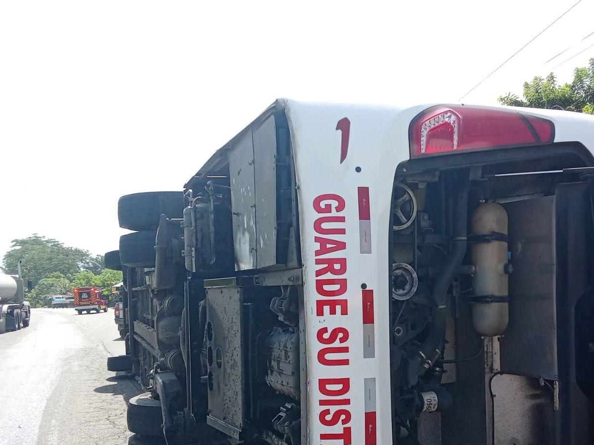 Así ocurrió el accidente de bus en El Progreso que dejó varios heridos