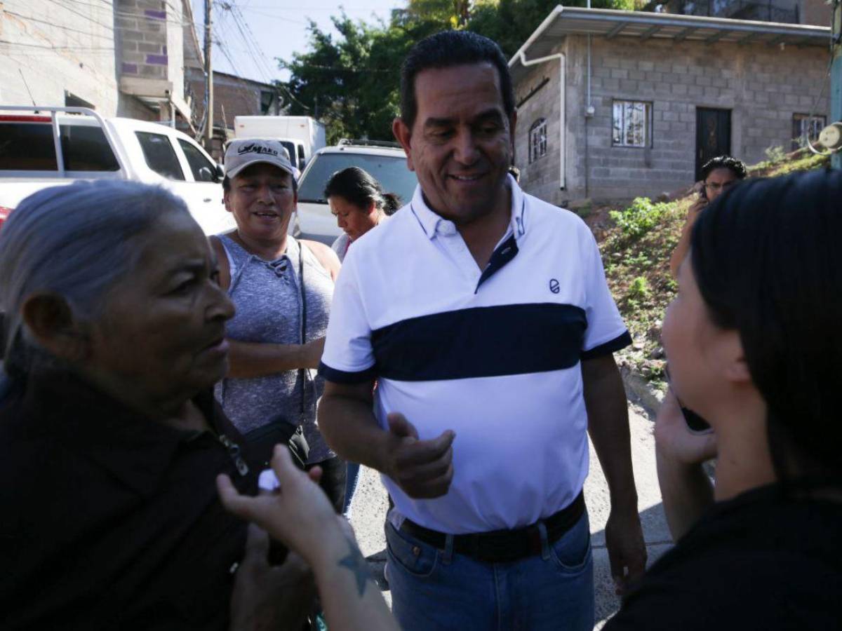 Seguidores de Libre y PNH casi se van a los golpes en centro de votación