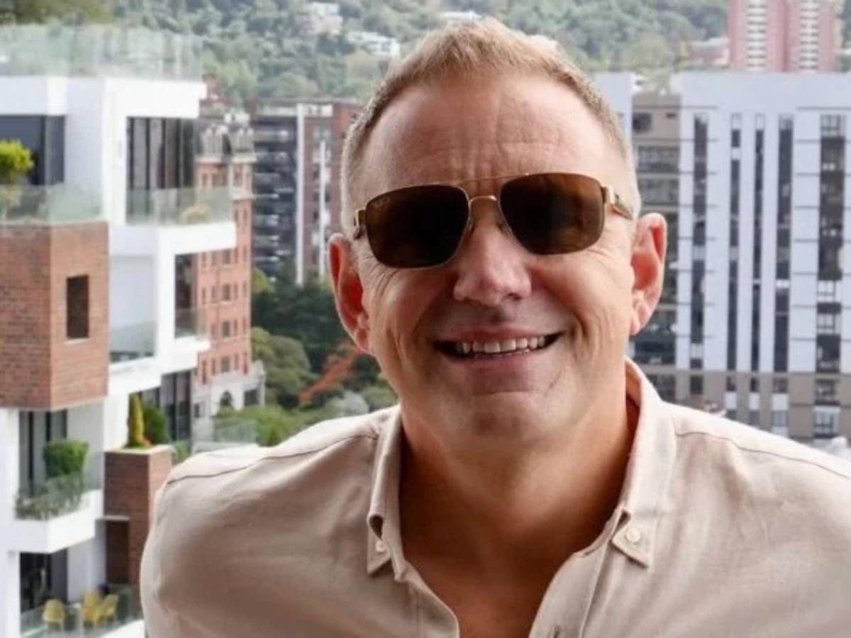 Avión se estrella y mueren empresario multimillonario, su esposa y exfutbolista centroamericano