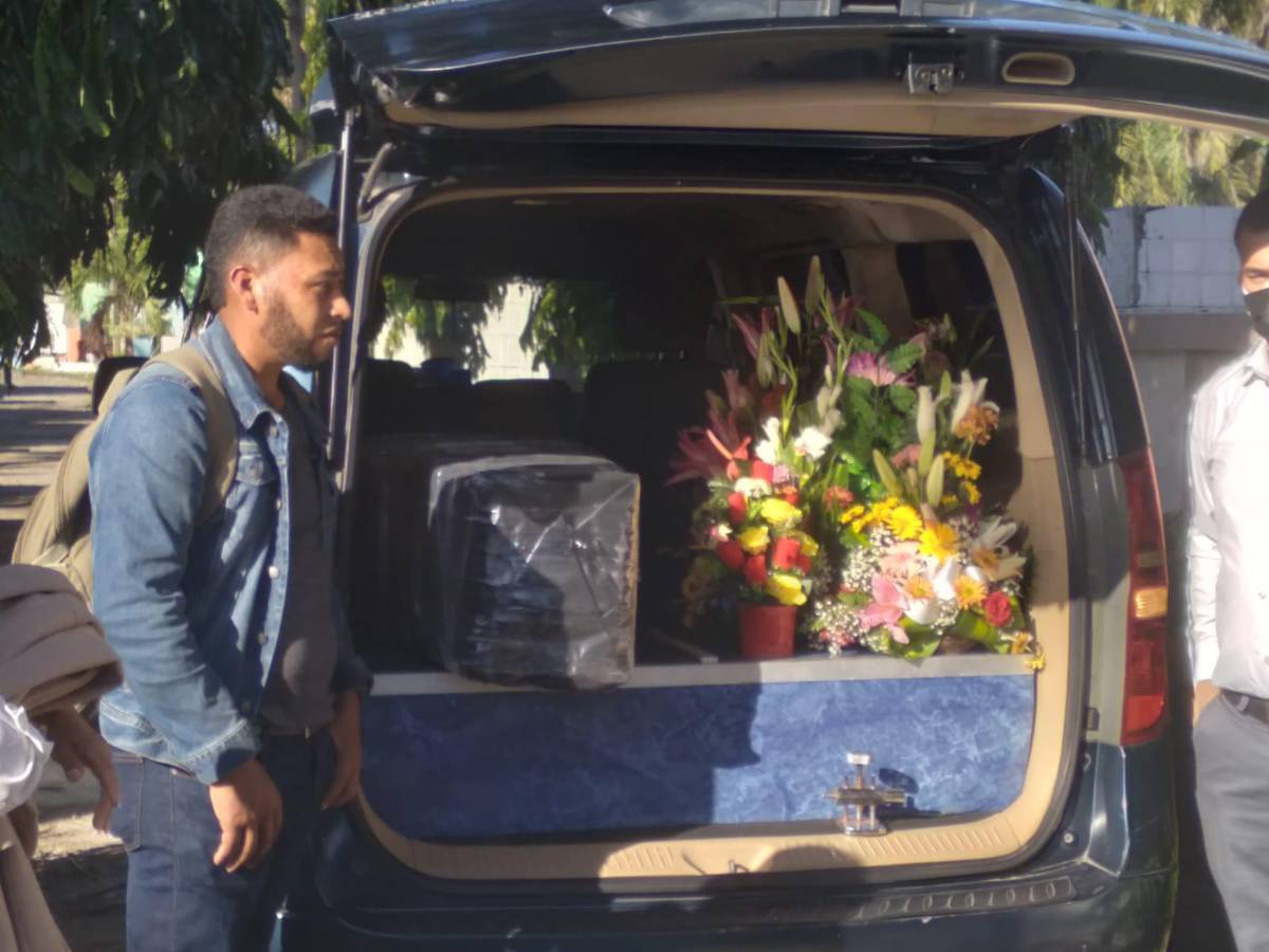 Los restos de la hondureña fueron sepultados en el cementerio general del barrio Mejía de La Ceiba.