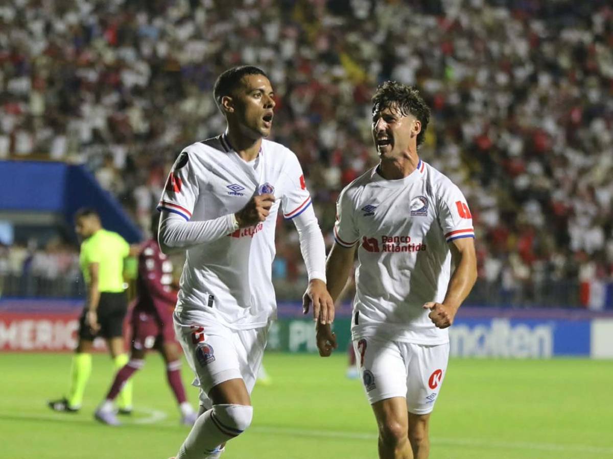 Olimpia da el golpe en Concacaf, dedicatoria, crack de Brasil y periodista roba miradas