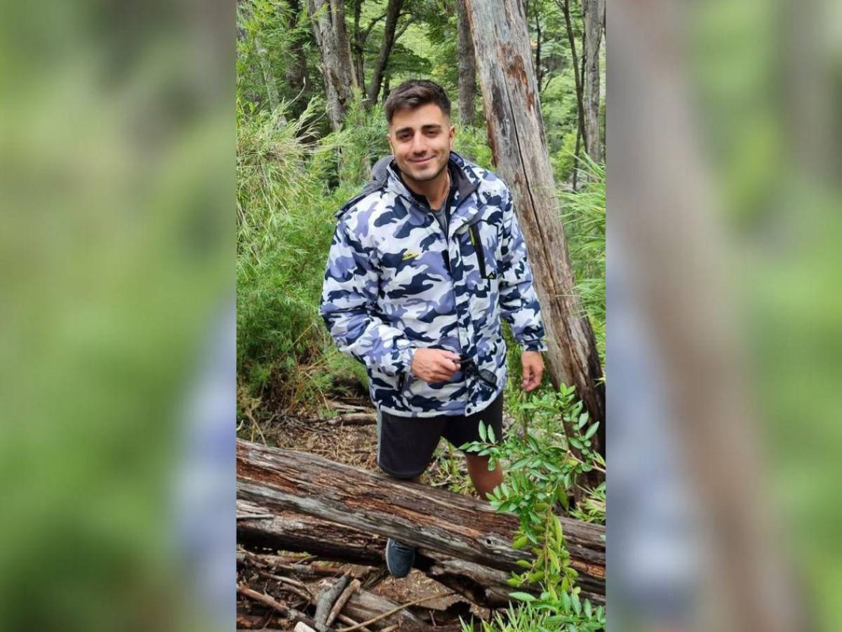 Joven deja misterioso mensaje en la pared de su casa y luego desaparece