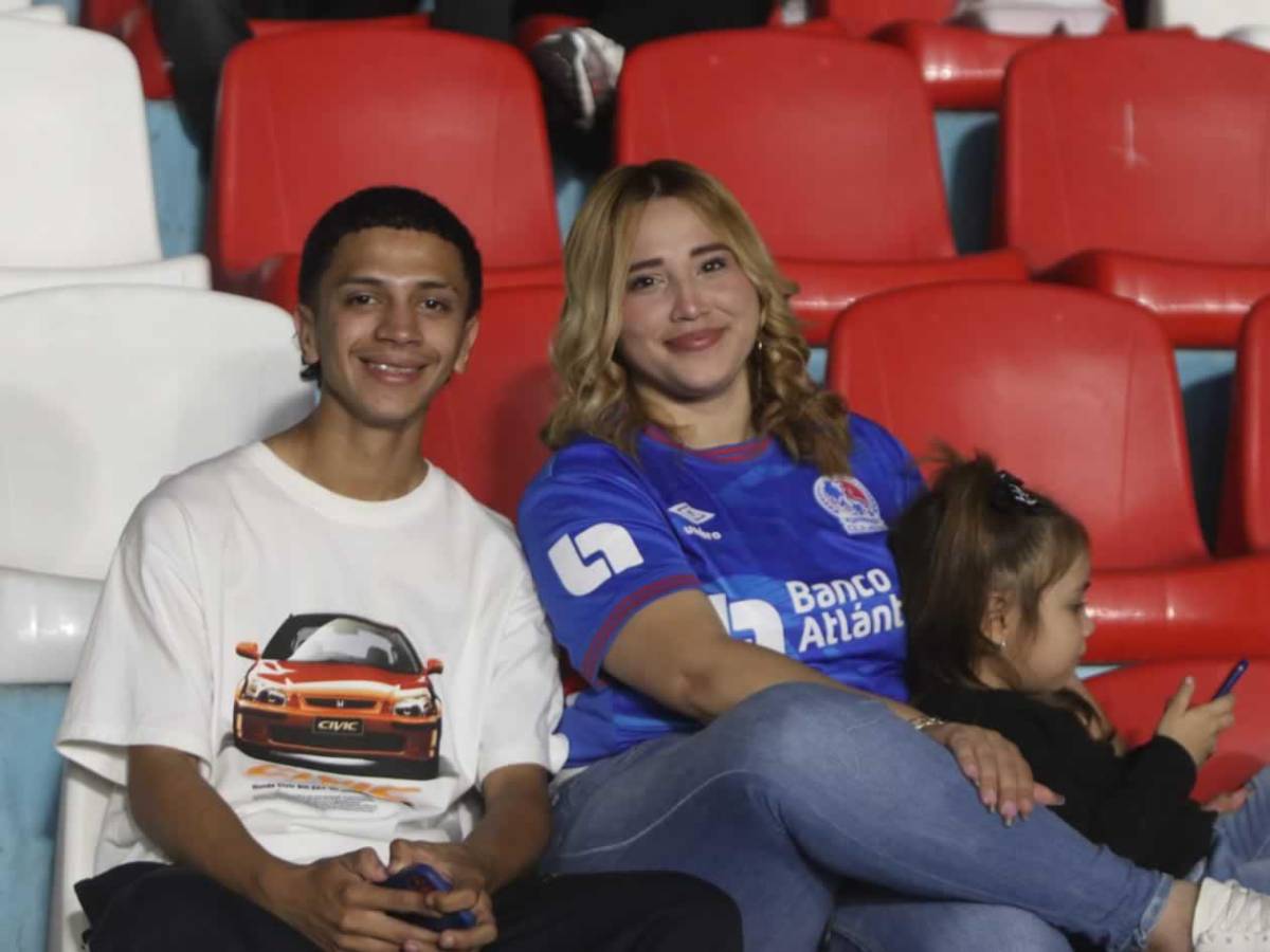 Bellas chicas del Olimpia-Marathón, festejo de Edwin Rodríguez y enfado de Lavallén
