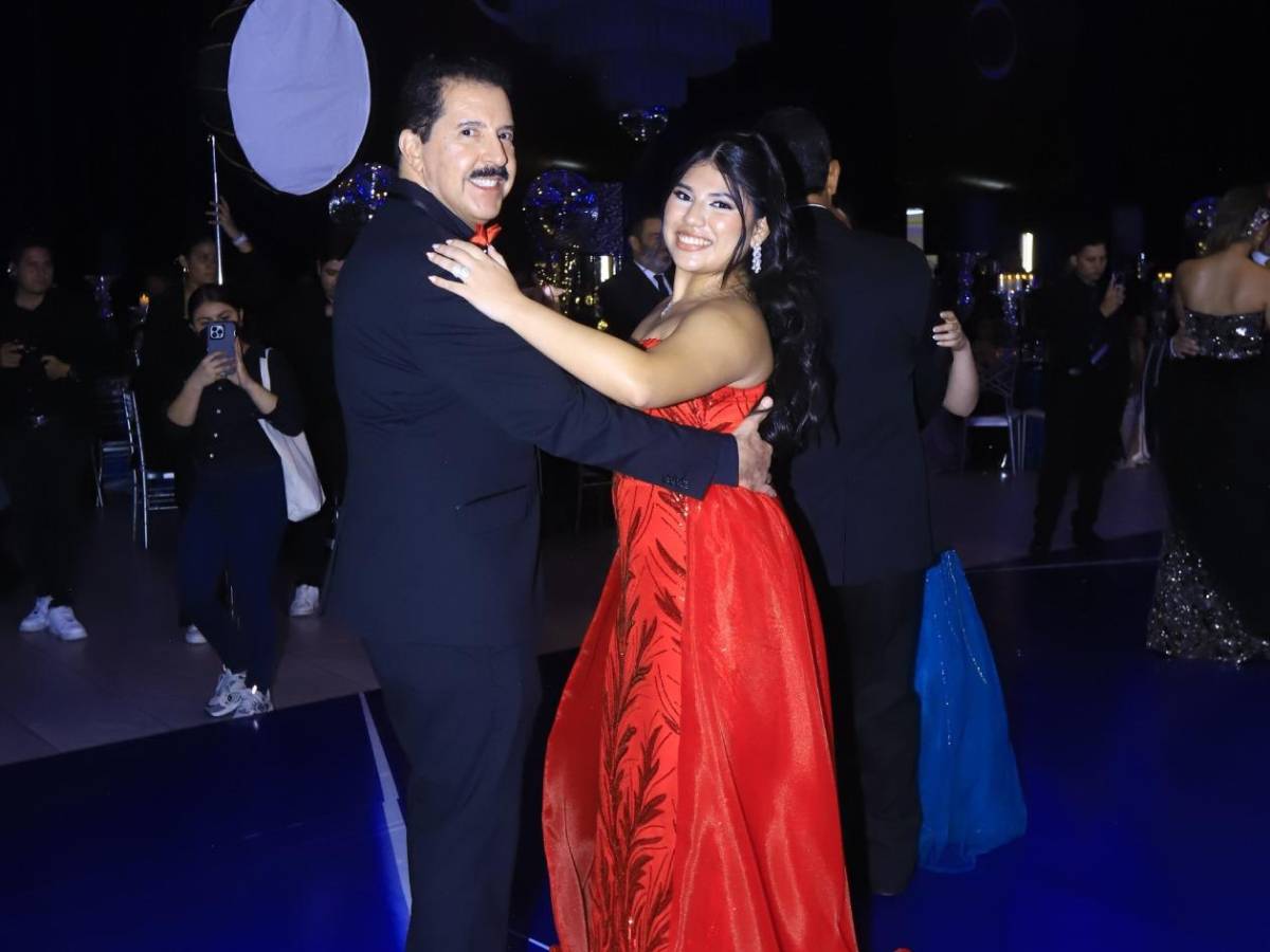 Seniors 2025 de la Seran School celebran en su fiesta de graduación