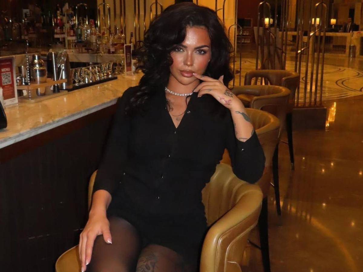 Vinculan a jugador de la Premier League con modelo de contenido para adultos