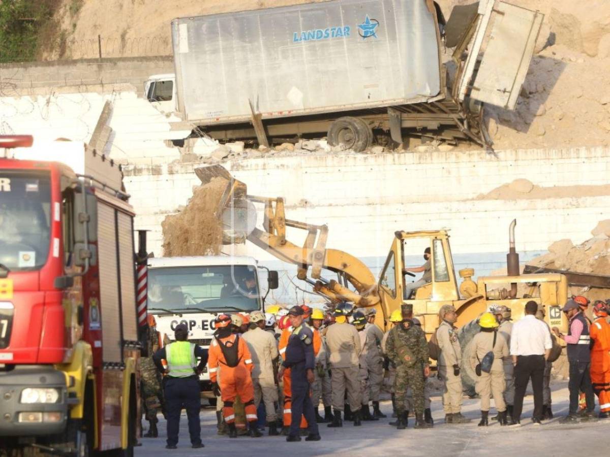 Intensa labor de rescate: bomberos trabajaron más de 40 horas tras derrumbe en Loarque