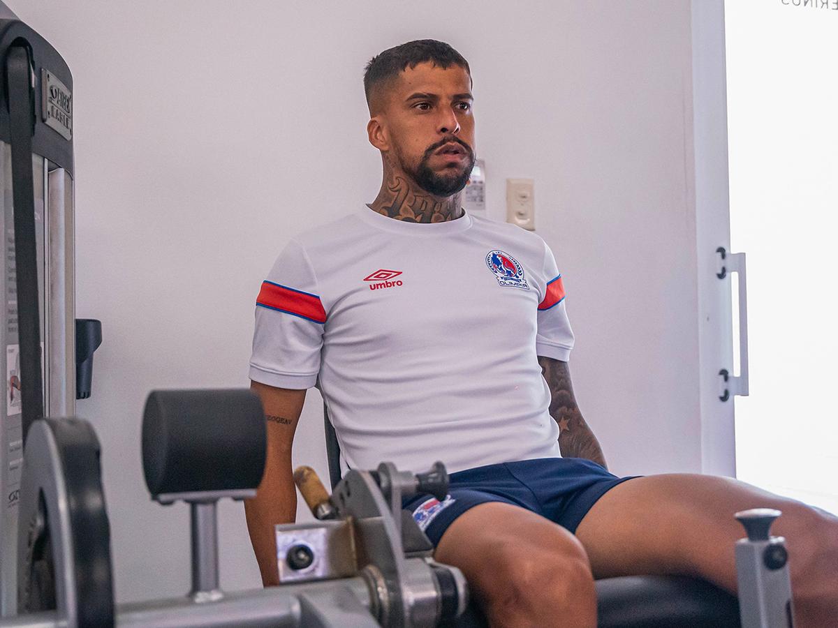 Gabriel Araújo advierte a excompañero del Olimpia y envía mensaje lapidario