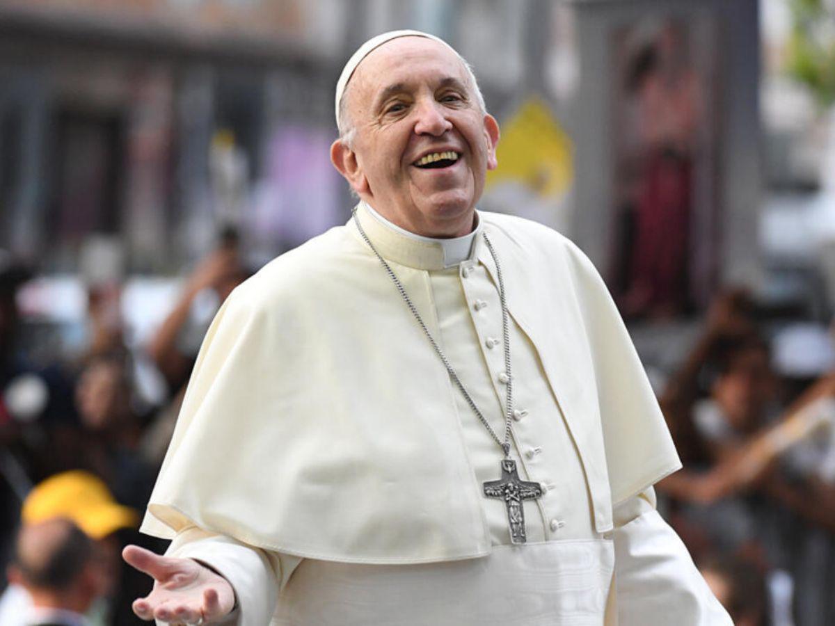 Mhoni Vidente predice fin de Francisco y la nacionalidad del nuevo Papa