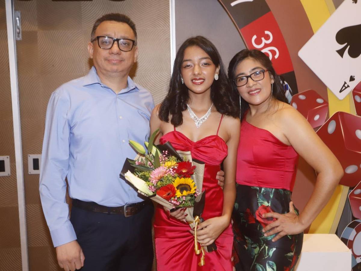 Fotos: Seniors 2025 de Fundación Mhotivo celebraron su graduación