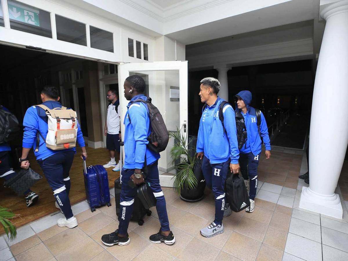 Selección de Honduras llegó a Curazao y aficionada estadounidense sorprendió a Luis Palma