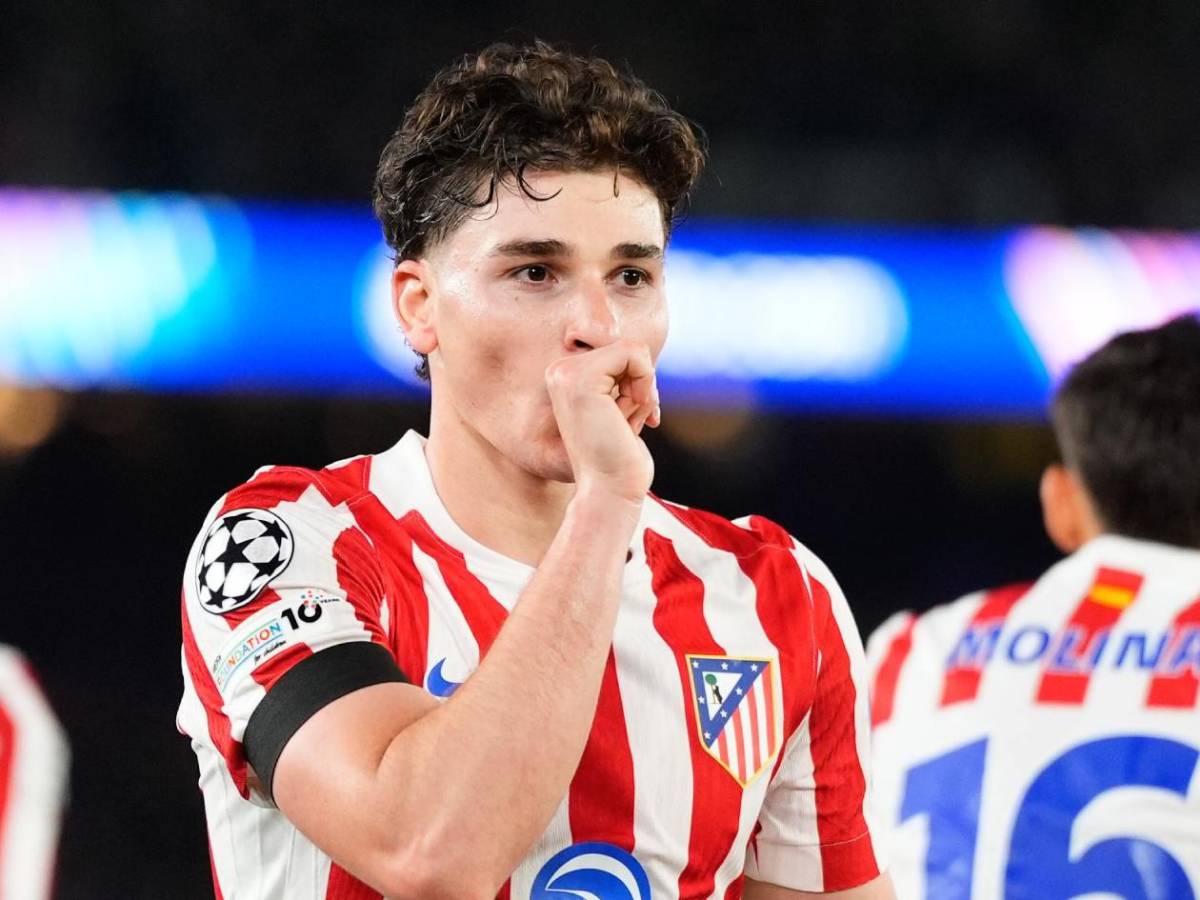 Mercado: Barcelona queda en shock: Atlético acepta traspasar a Julián Álvarez a otro gigante