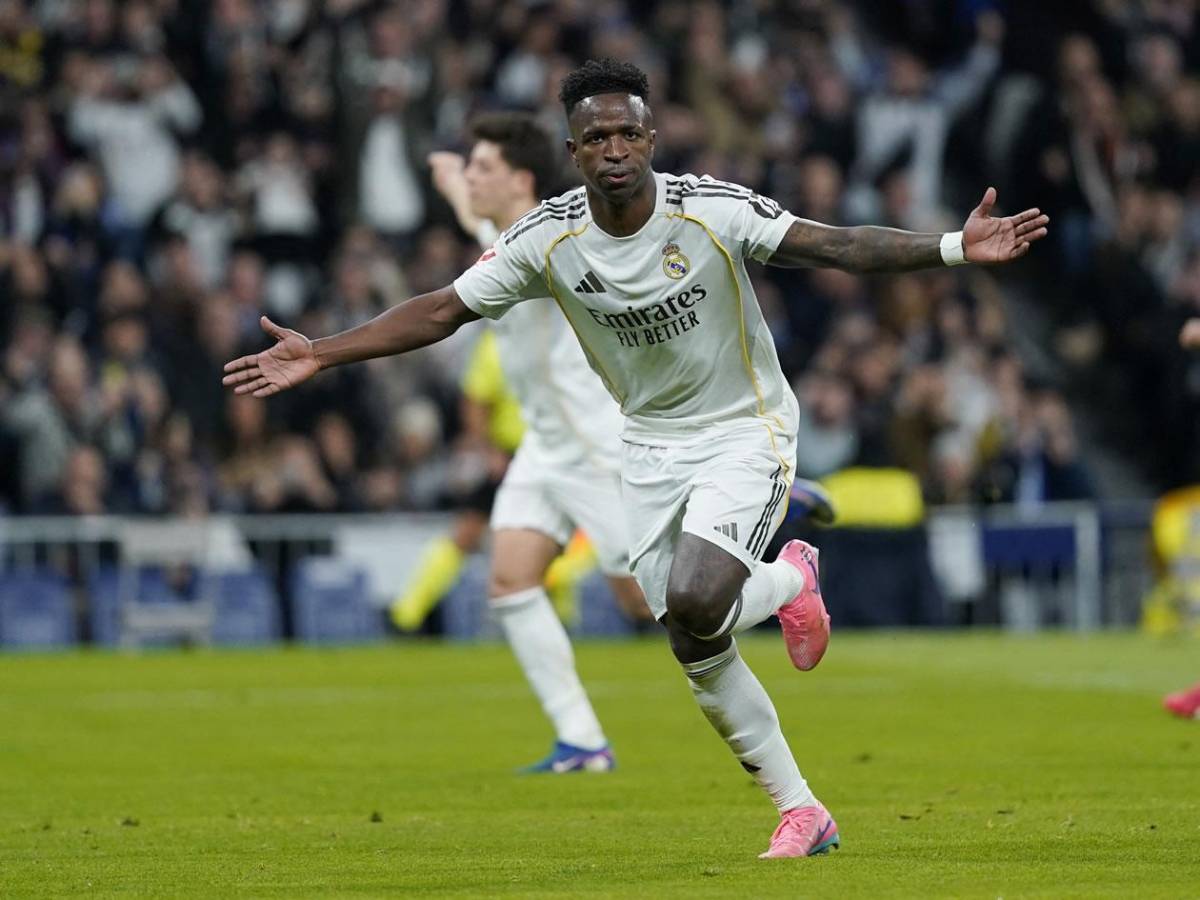 Real Madrid 'ayudado' con penales, Vinicius imita baile de Yamal y hondureña en el Bernabéu