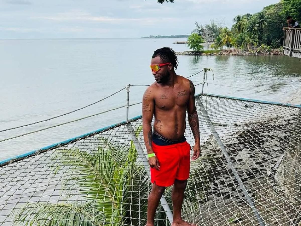 Futbolista hondureño revela cómo pagaba fiestas y lo que hizo con sus amigos