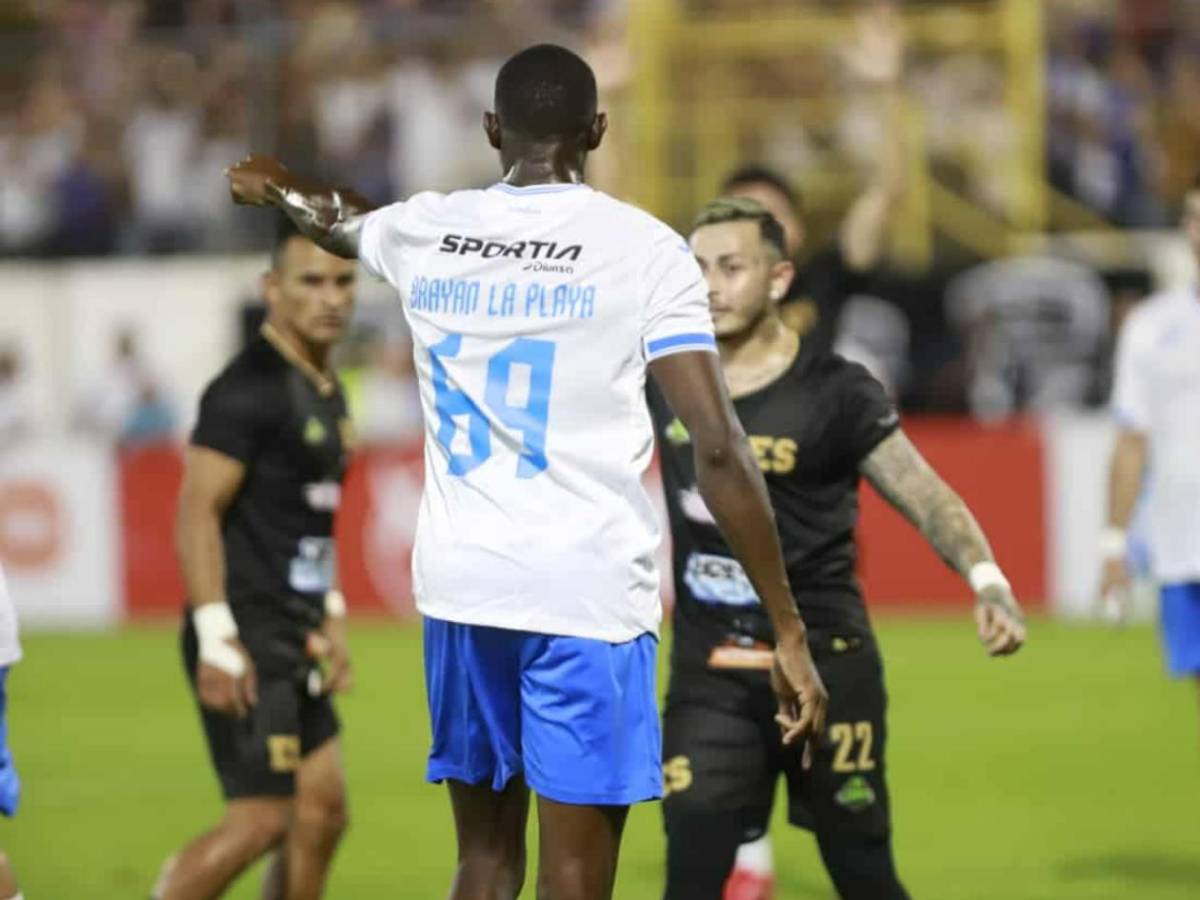 Tiktoker de El Salvador arremete contra Supremo y Nasralla: Toman dura decisión