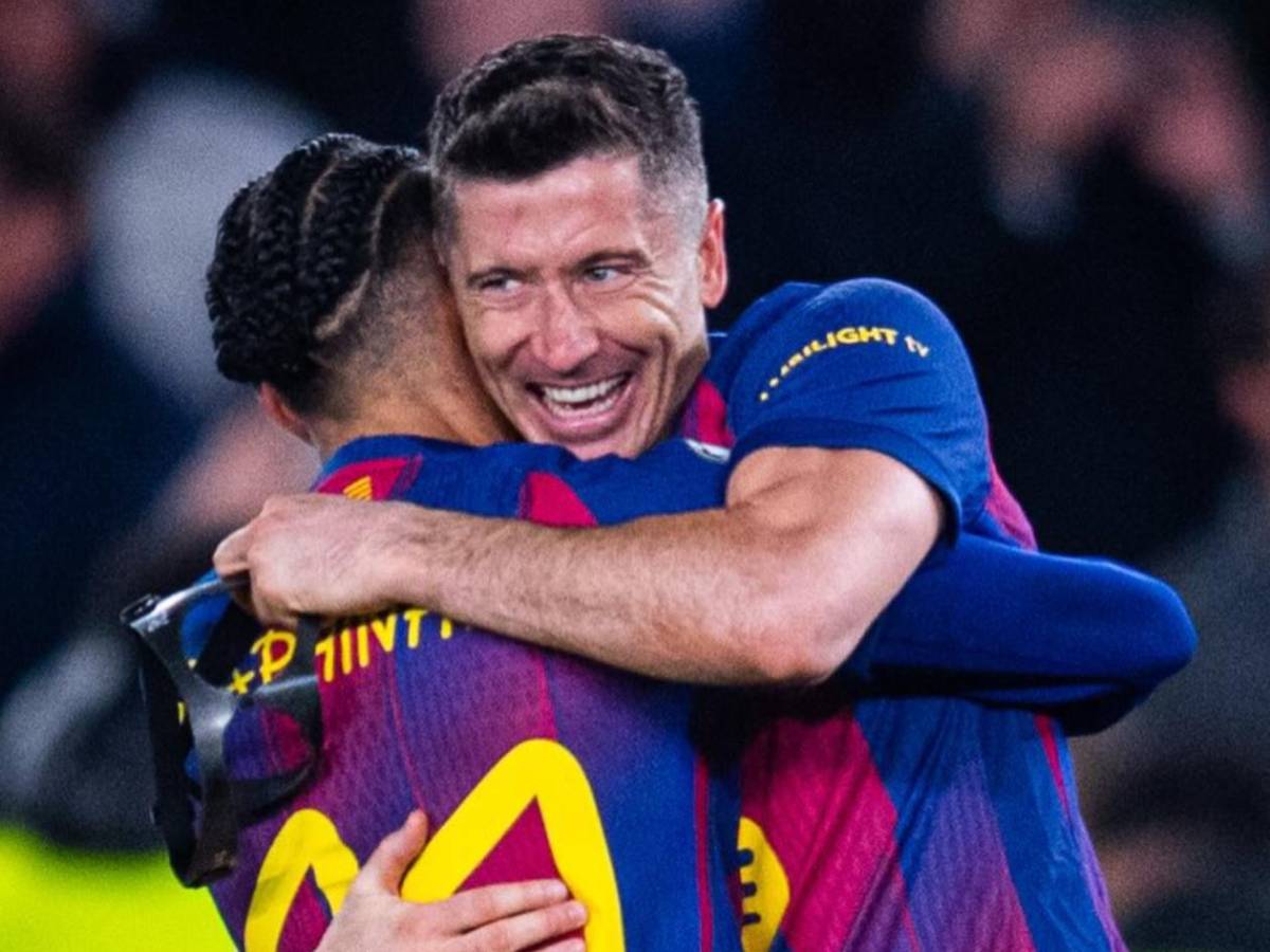 Lewandowski se reúne con otro gigante: Podría irse del Barcelona y el club tiene su reemplazo