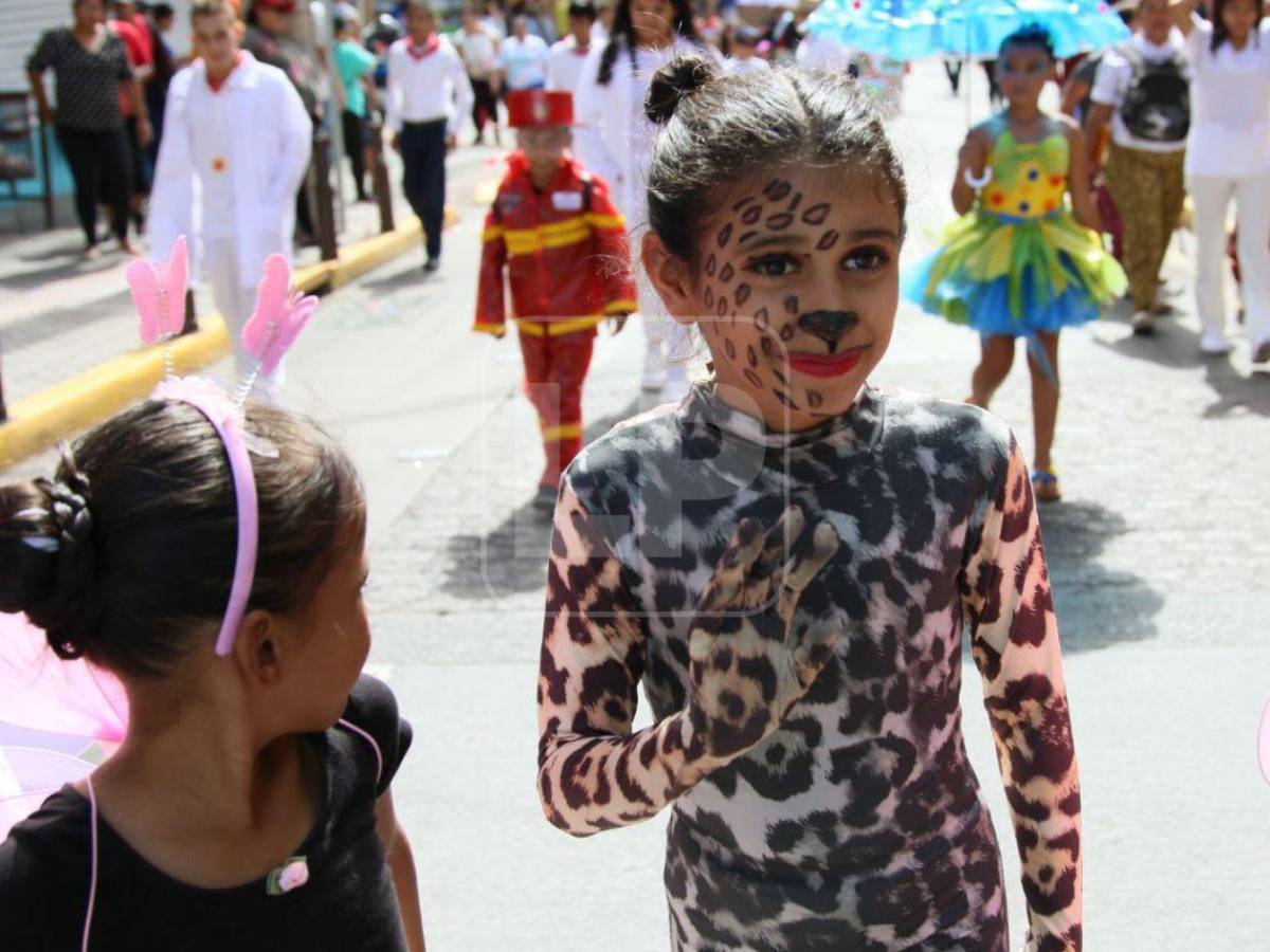 Tegucigalpa: las imágenes más destacadas que dejaron los desfiles de este sábado