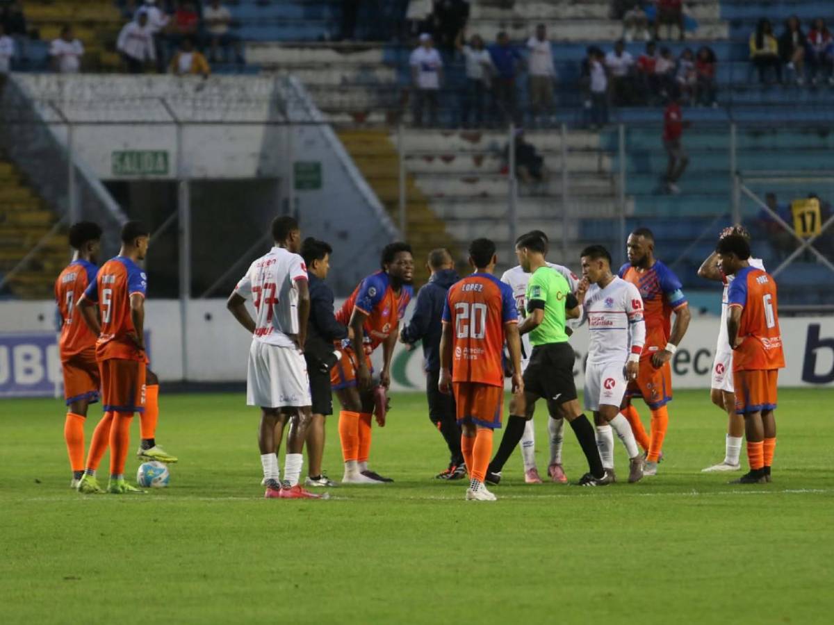 Rebelión a Olimpia, roja por manoseo, baile del Real España e hija de técnico enamora