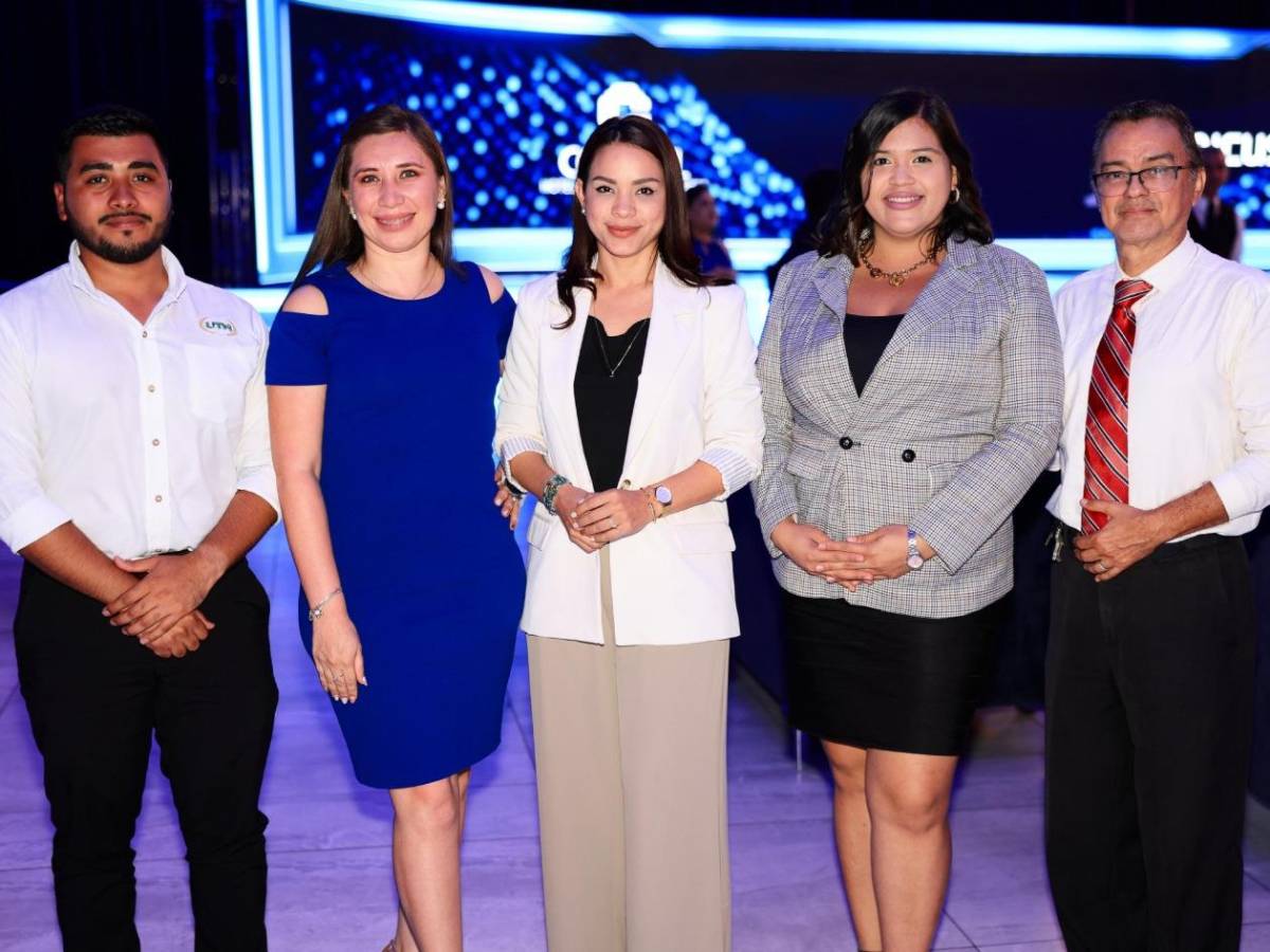 Celebran alianza estratégica con coctel empresarial en SPS