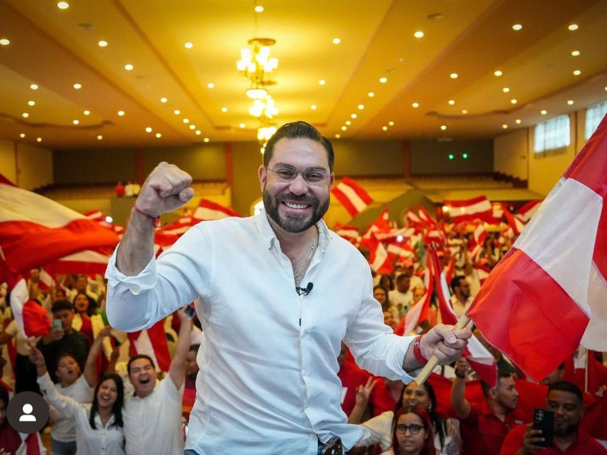 ¿Jorge Cálix? Mhoni Vidente predice que joven gobernará a Honduras