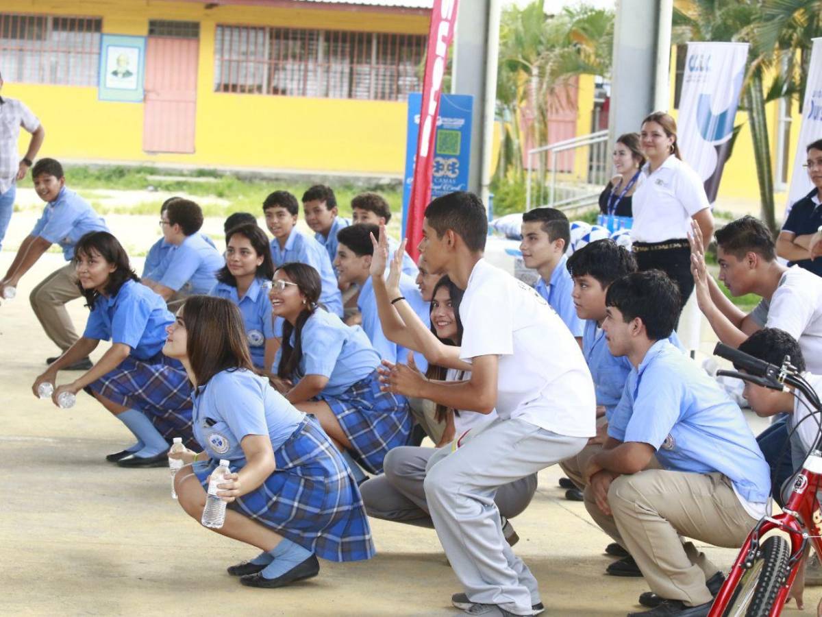 Mente Sana comparte jornada especial con estudiantes del Soledad Fernández