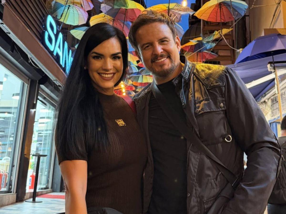 Scarlet Ortiz recibe una emotiva pedida de mano tras 26 años de amor