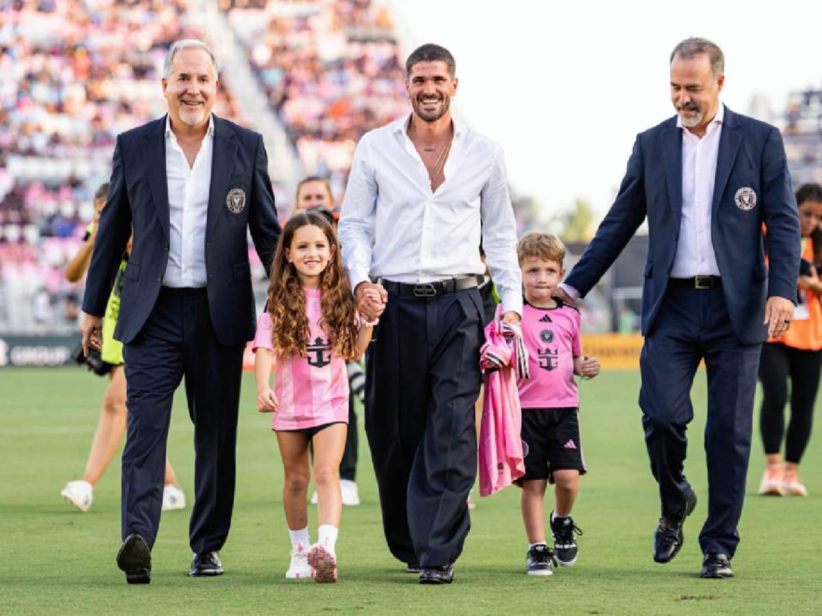 Messi responde a la MLS, De Paul aparece con Tini en Miami y sorpresa con Antonela