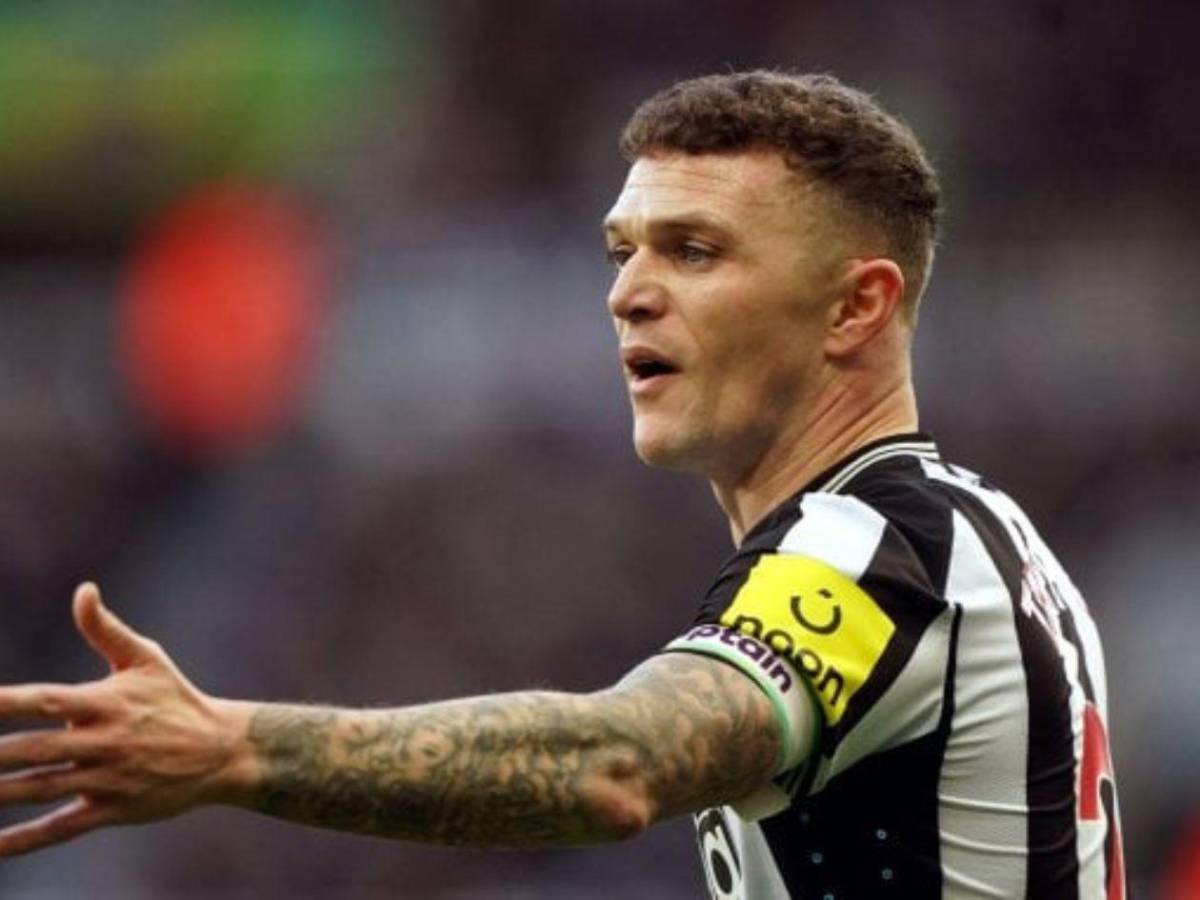 Vinculan a jugador de la Premier League con modelo de contenido para adultos