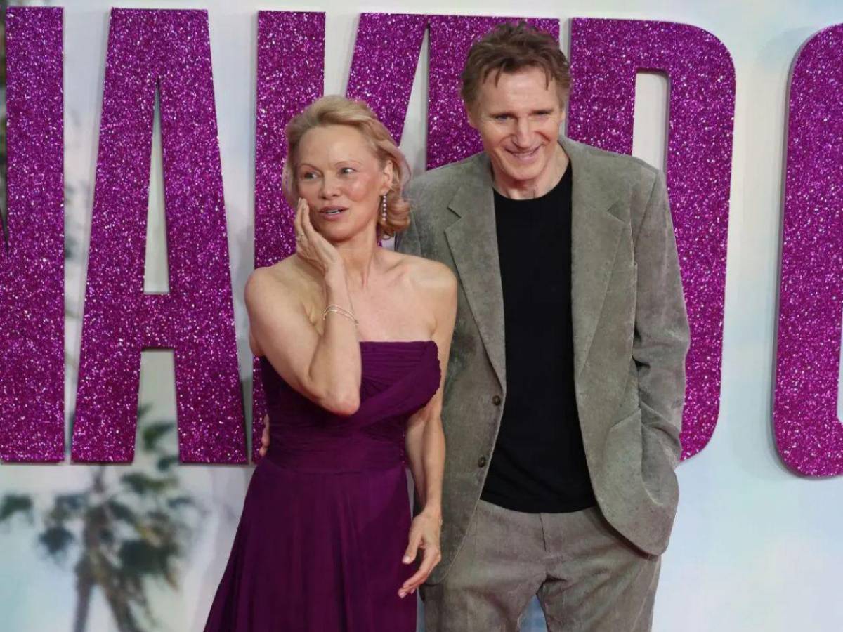 Pamela Anderson revela detalles sobre su romance íntimo y fugaz con Liam Neeson
