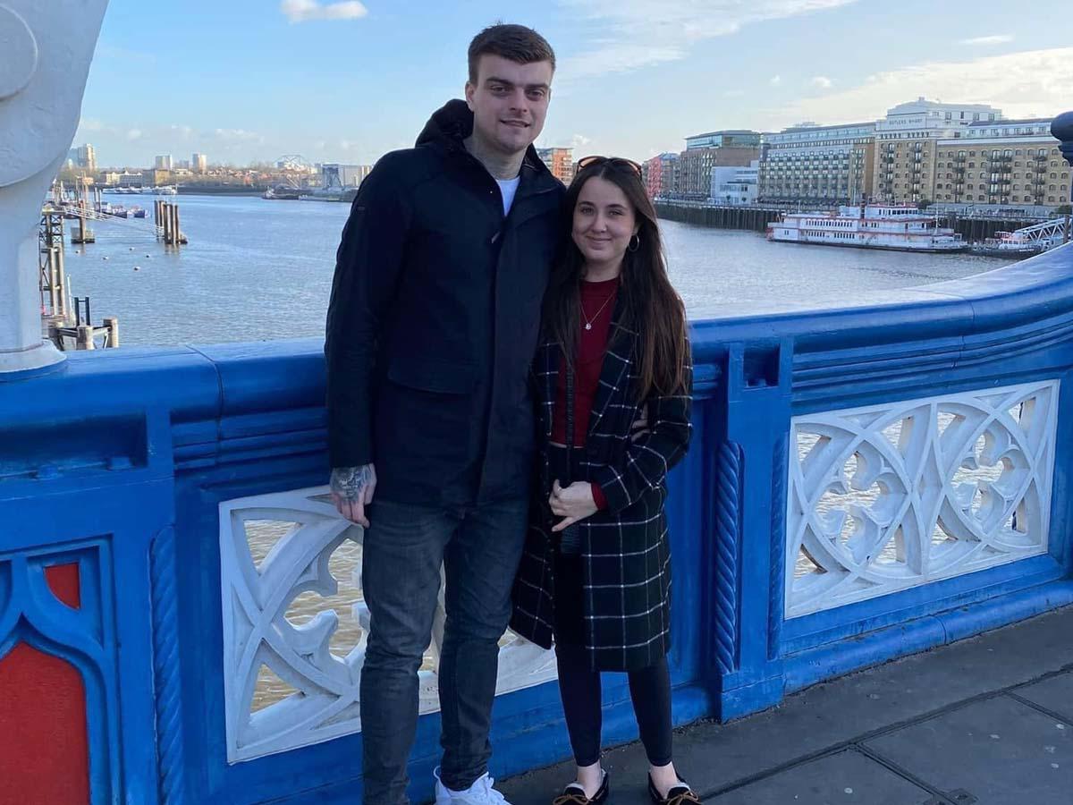 Ashley viajó por amor tras siete años de amistad virtual y terminó en tragedia