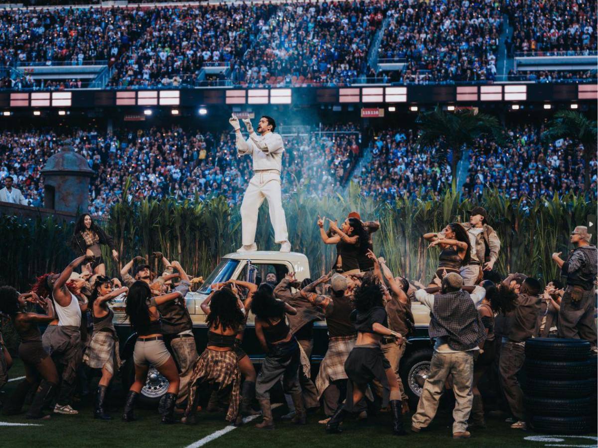 Rosalía, Lady Gaga y Residente elogian la actuación de Bad Bunny