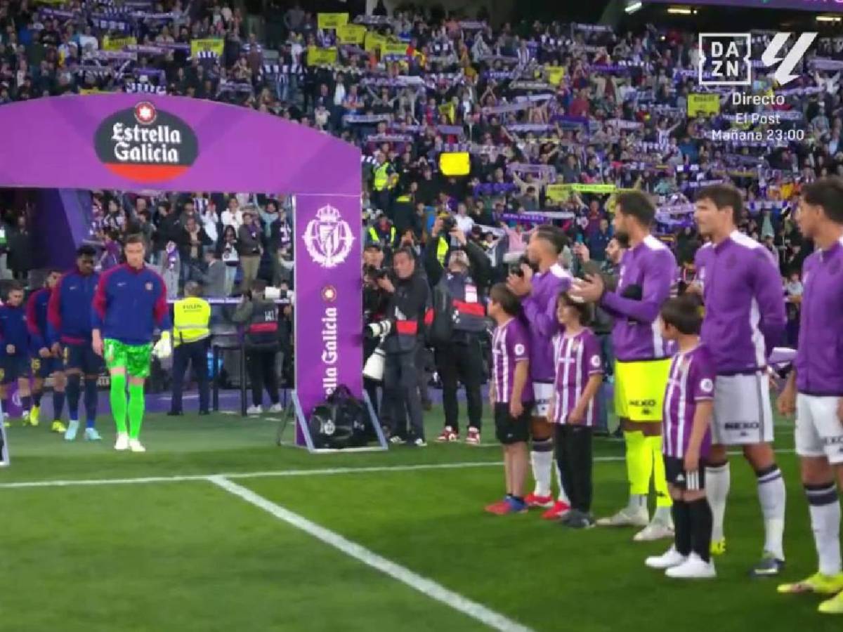 Debutó con Barcelona y se retiró lesionado; crack regresó y protesta a leyenda