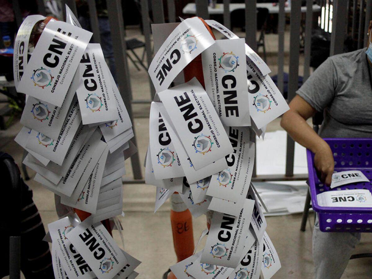 ¿Jorge Cálix? Mhoni Vidente predice que joven gobernará a Honduras