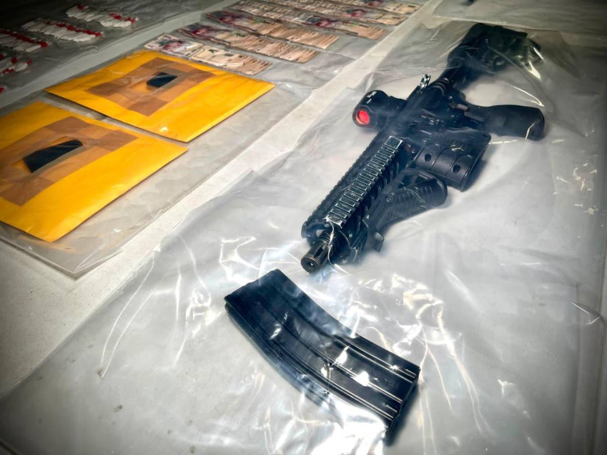 La fachada de pareja acusada de dirigir venta de drogas y armas en Lomas del Guijarro