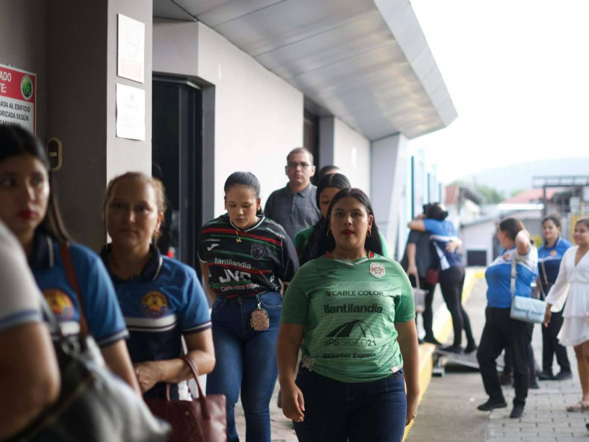 Desgarradoras imágenes en velatorio de Orinson Amaya: Su madre rompió en llanto y aficionados sorprenden