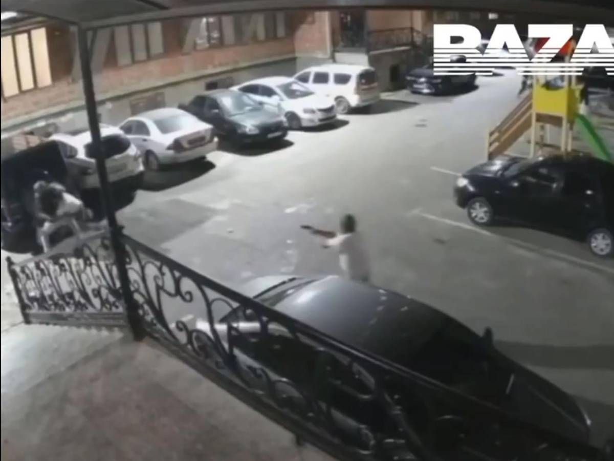 Atacan a balazos a famoso campeón de MMA en la puerta de su casa: recibió cinco disparos