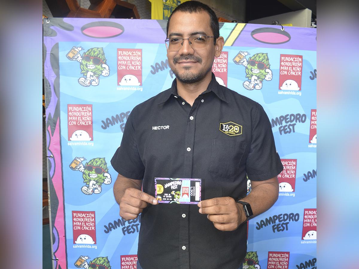 Héctor Zelaya, maestro cervecero y representante de La20 Cervecería.